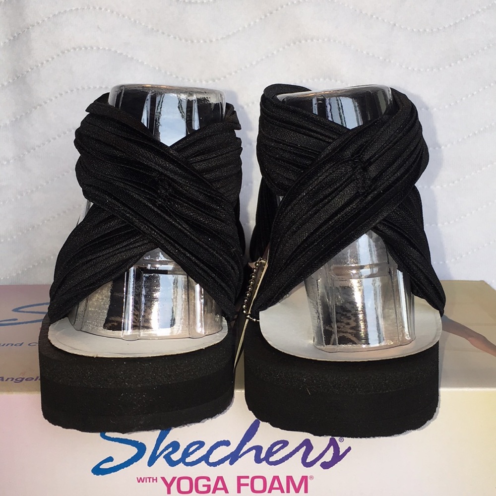 NIB Women’s Skechers w/Yoga Foam Sandals Size 8 - Picture 5 of 8